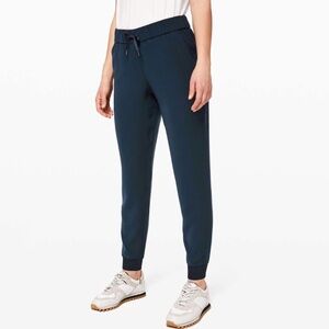 Lululemon On The Fly Jogger True Navy